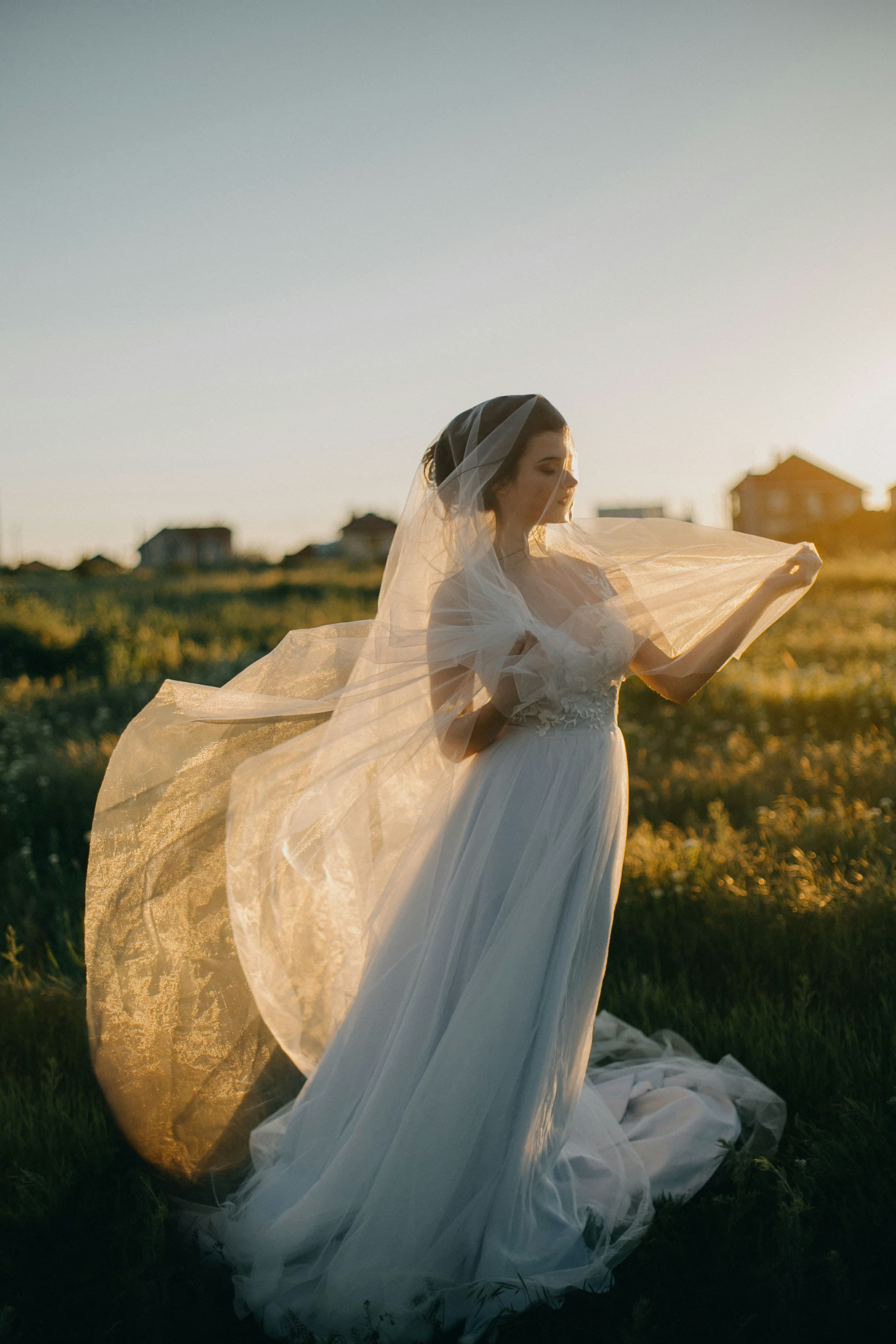 Vestido lila midi de encaje — espalda