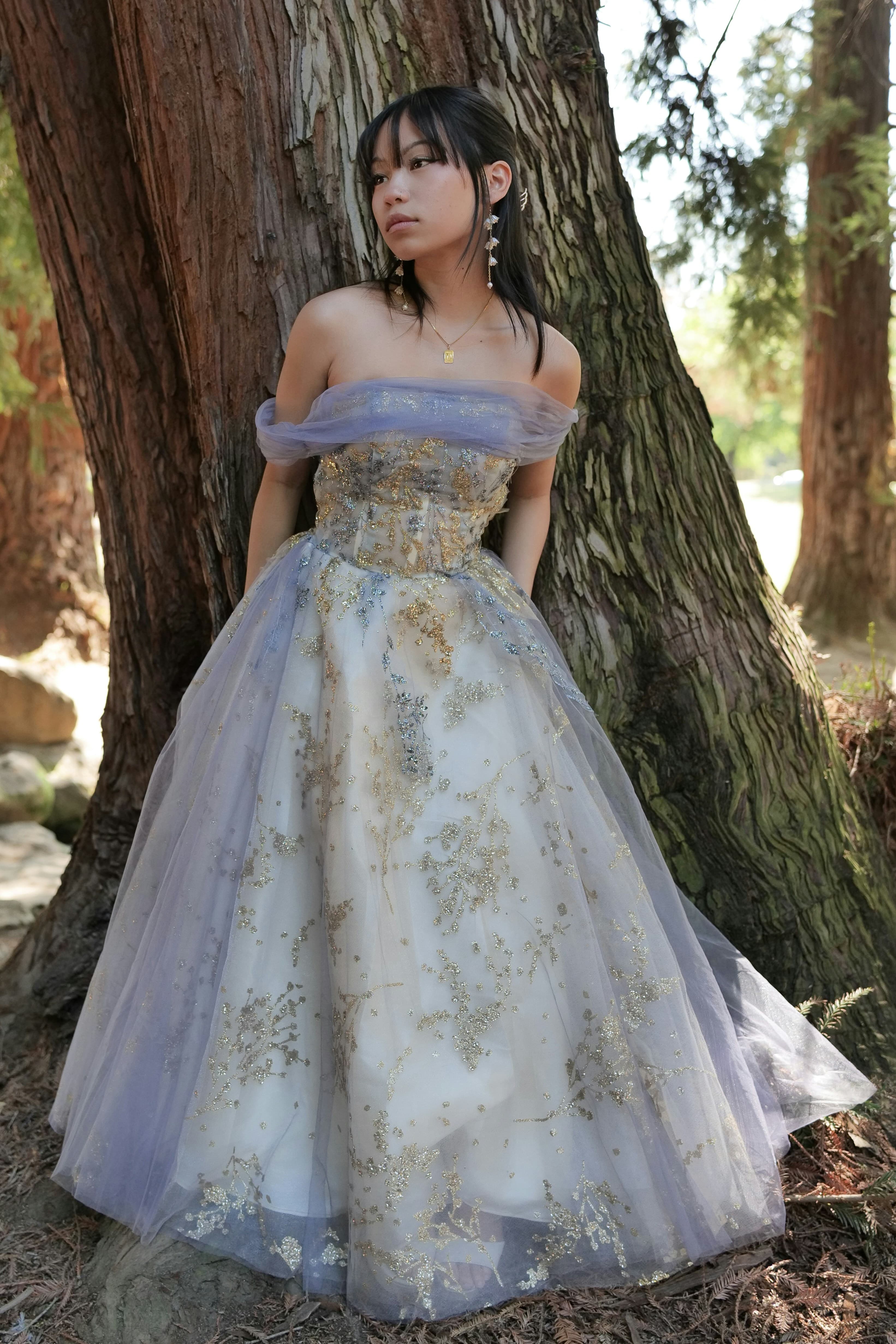 Vestido nude con drapeado